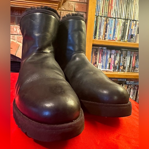 WOW POSHMARK - Authentic UGG Leather Boots - Picture 11 of 16